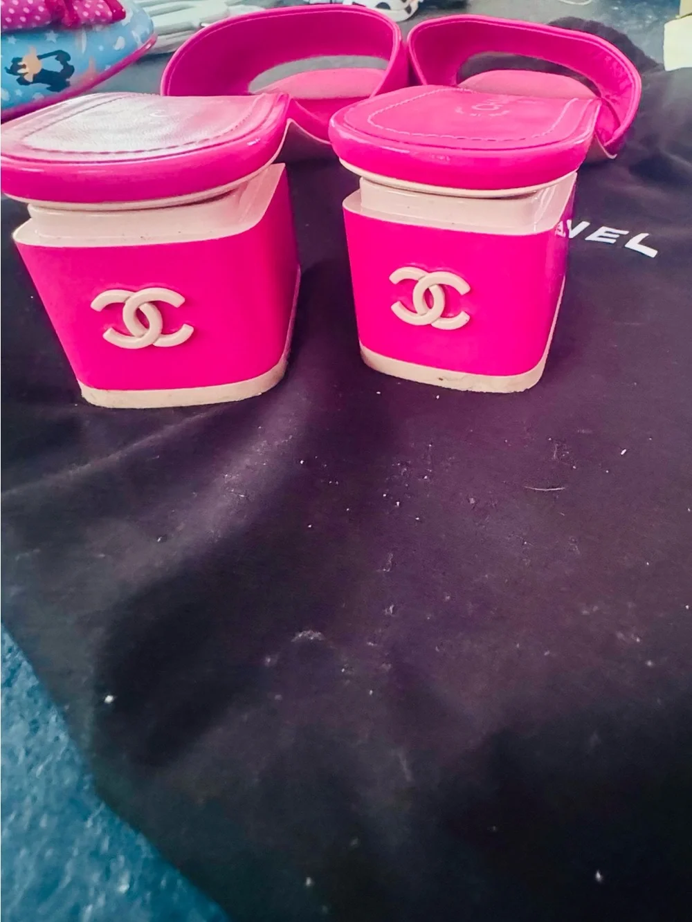 CHANEL Hot Pink Patent Slide Mules